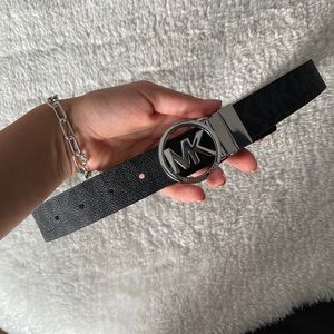 Michael Kors belt logo reversible black or brown